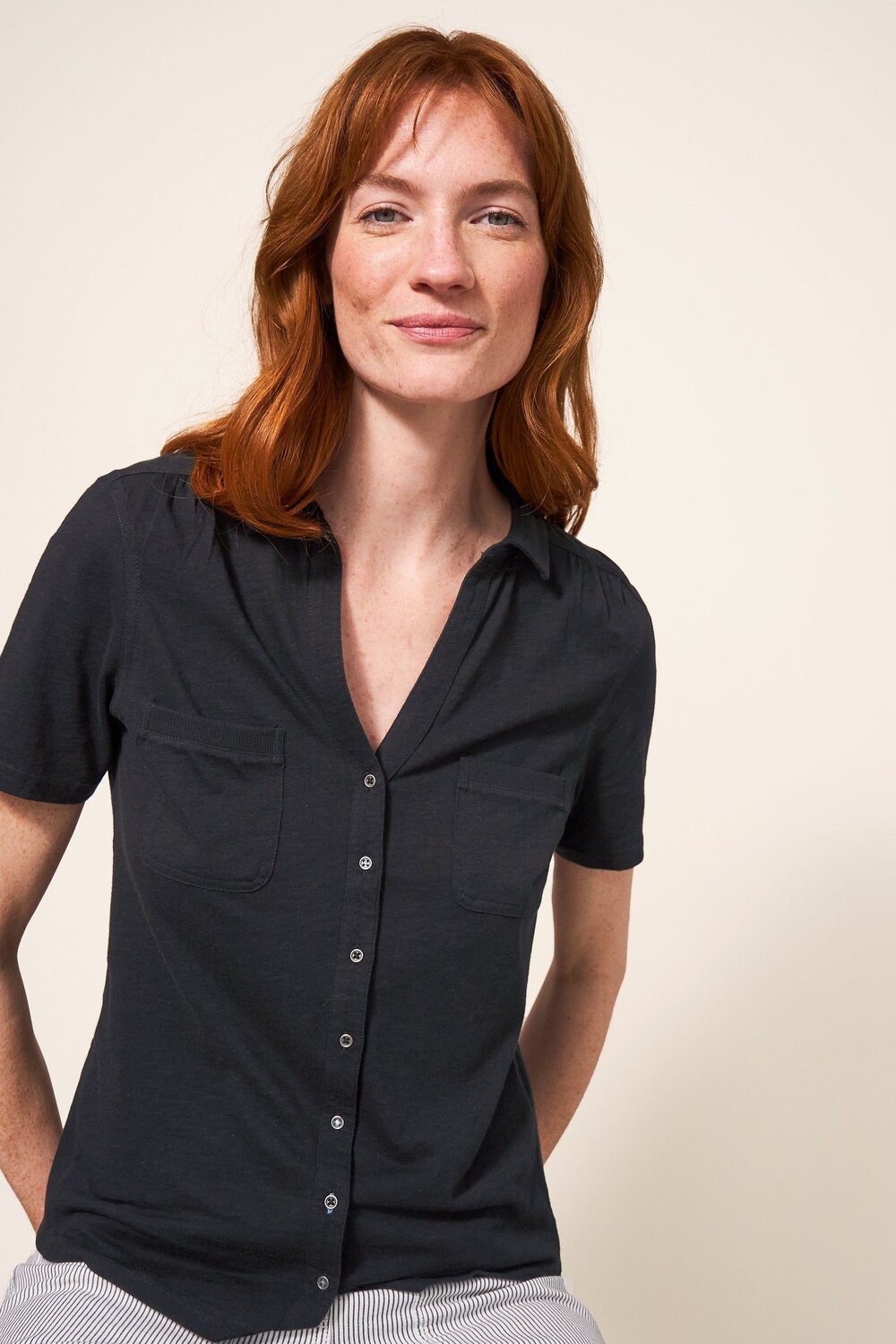 

Черная трикотажная рубашка Penny с карманами White Stuff, черный