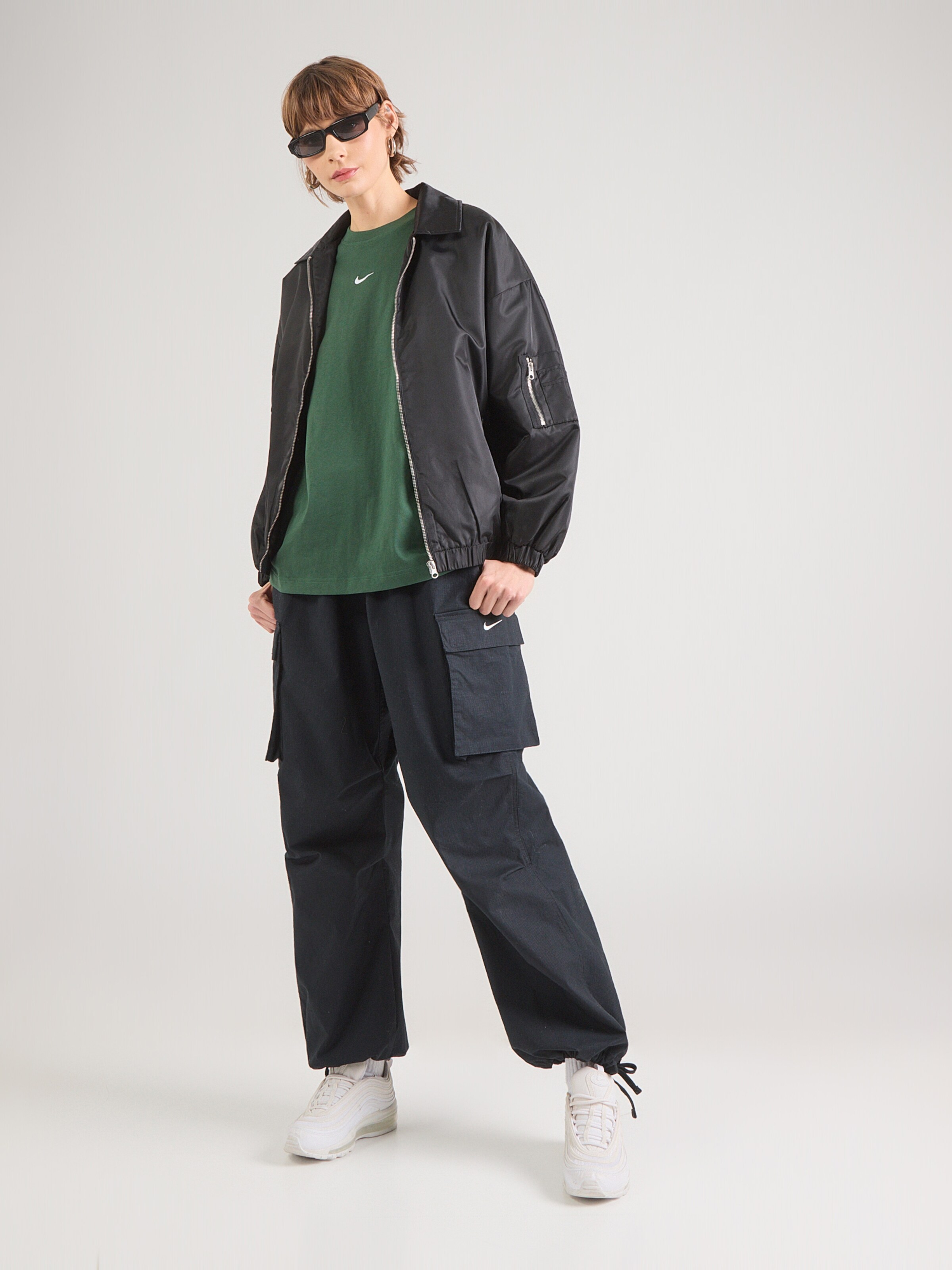Nike Sportswear Футболка 'CLASSIC' в цвете Fir — фото 4