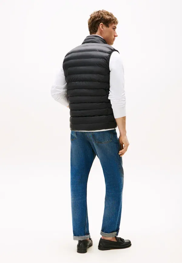 Жилет Tommy Hilfiger Core Packable Vest Waistcoat, черный — фото 4