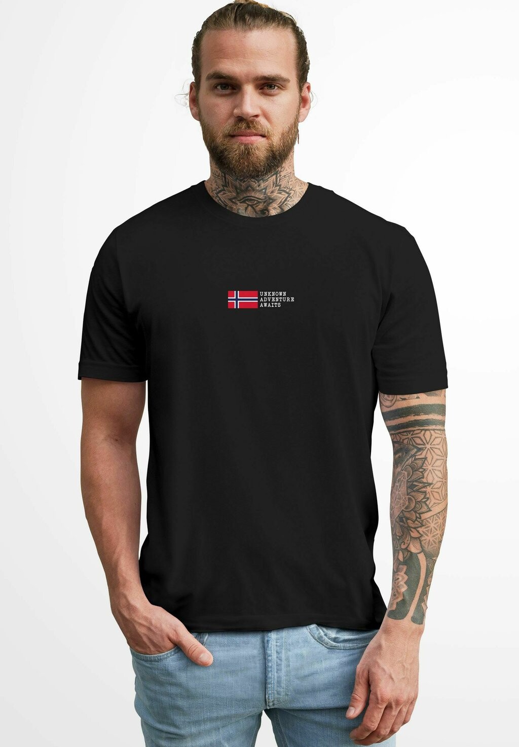 

Футболка с принтом NORWEGEN FLAGGE SCHRIFTZUG NORWAY EXPLORER ADVENTURE SKANDINAVIEN FASHION STREETSTYLE Neverless, черный