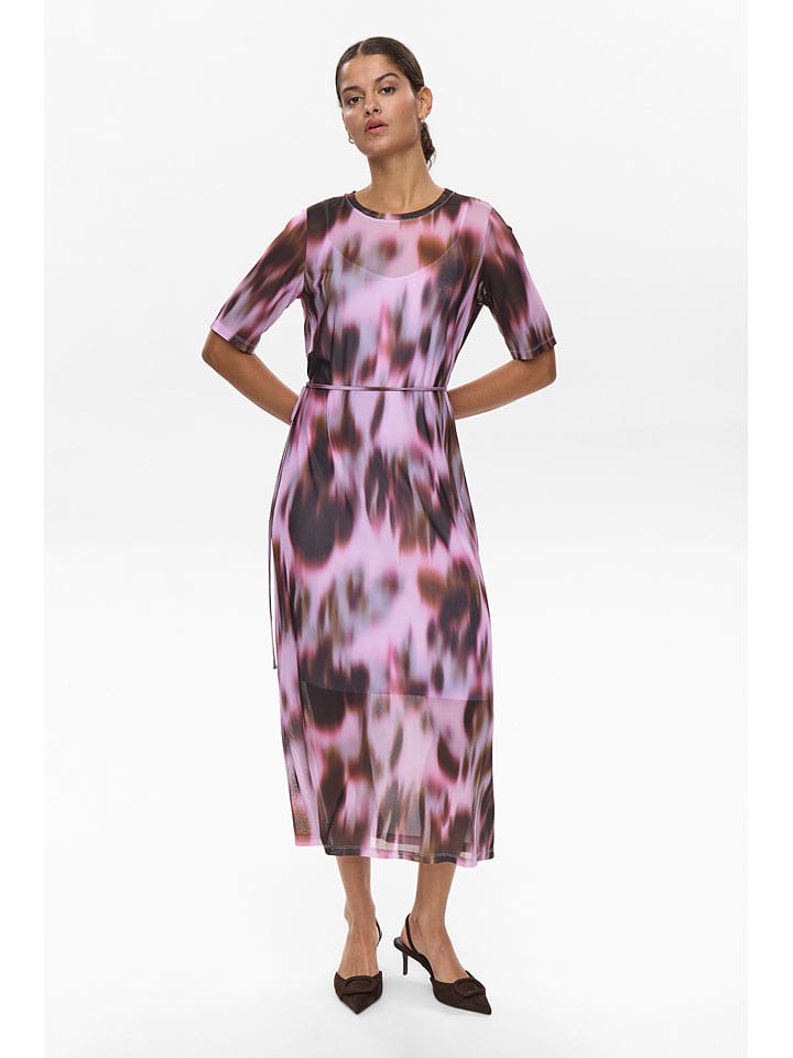 

NÜMPH Платье розового/бордового цвета