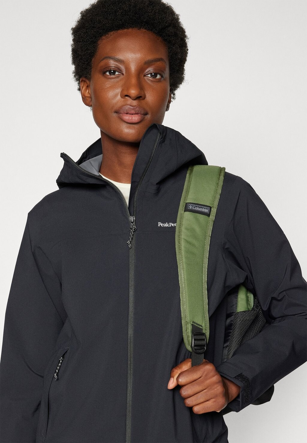 

Водонепроницаемая куртка TRAIL HIPE SHELL JACKET Peak Performance, черный
