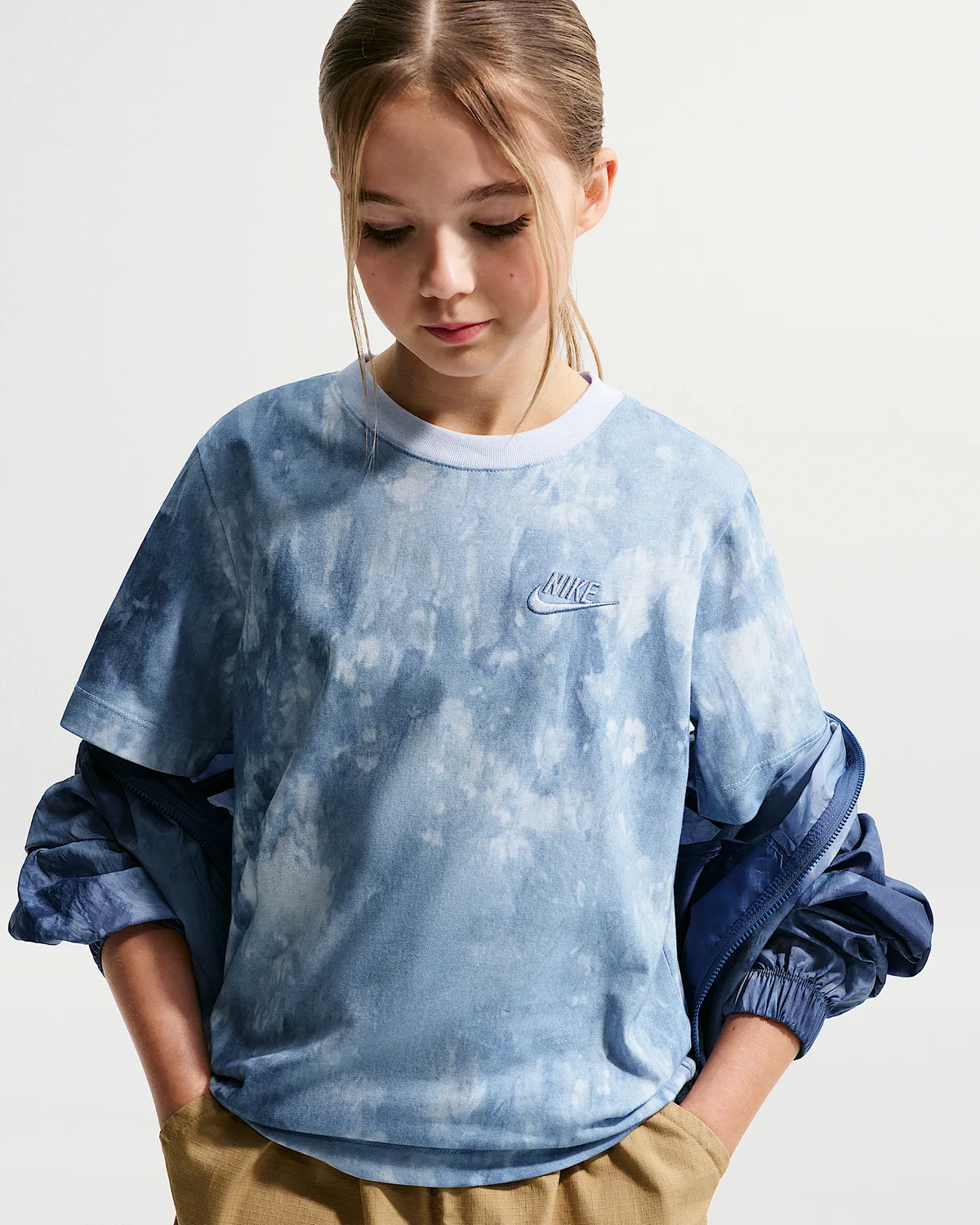 Детская футболка Nike Sportswear, Hydrogen Blue/Work Blue — фото 3