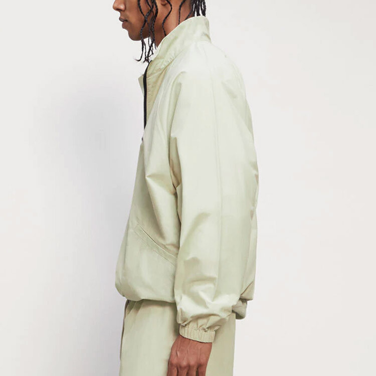 FW20 Толстовка унисекс пыльно-зеленая Fear Of God Essentials, зеленый — фото 4