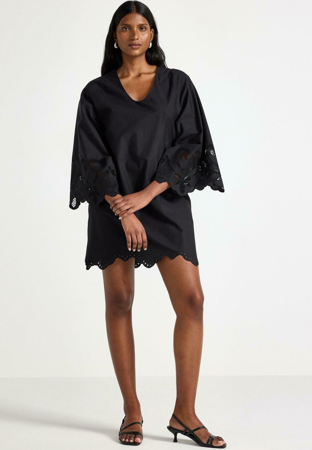 

Повседневное платье MINI WITH DETAILS Lindex, черный