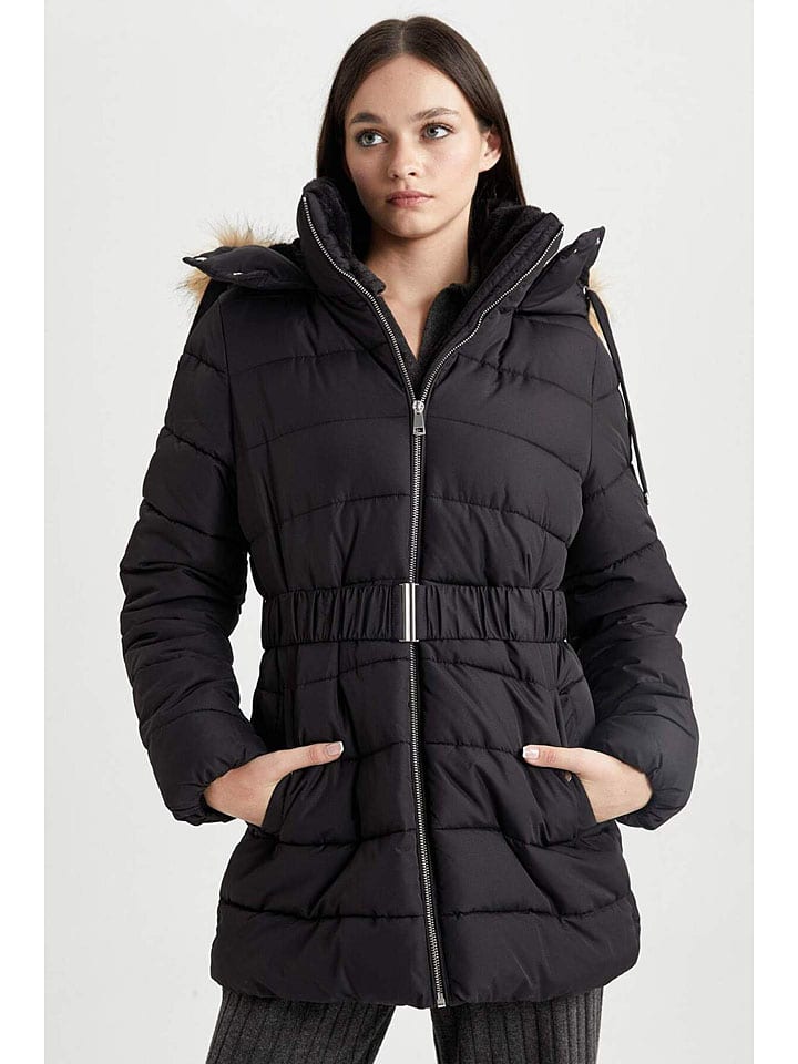 

DeFacto Зимняя куртка черного цвета