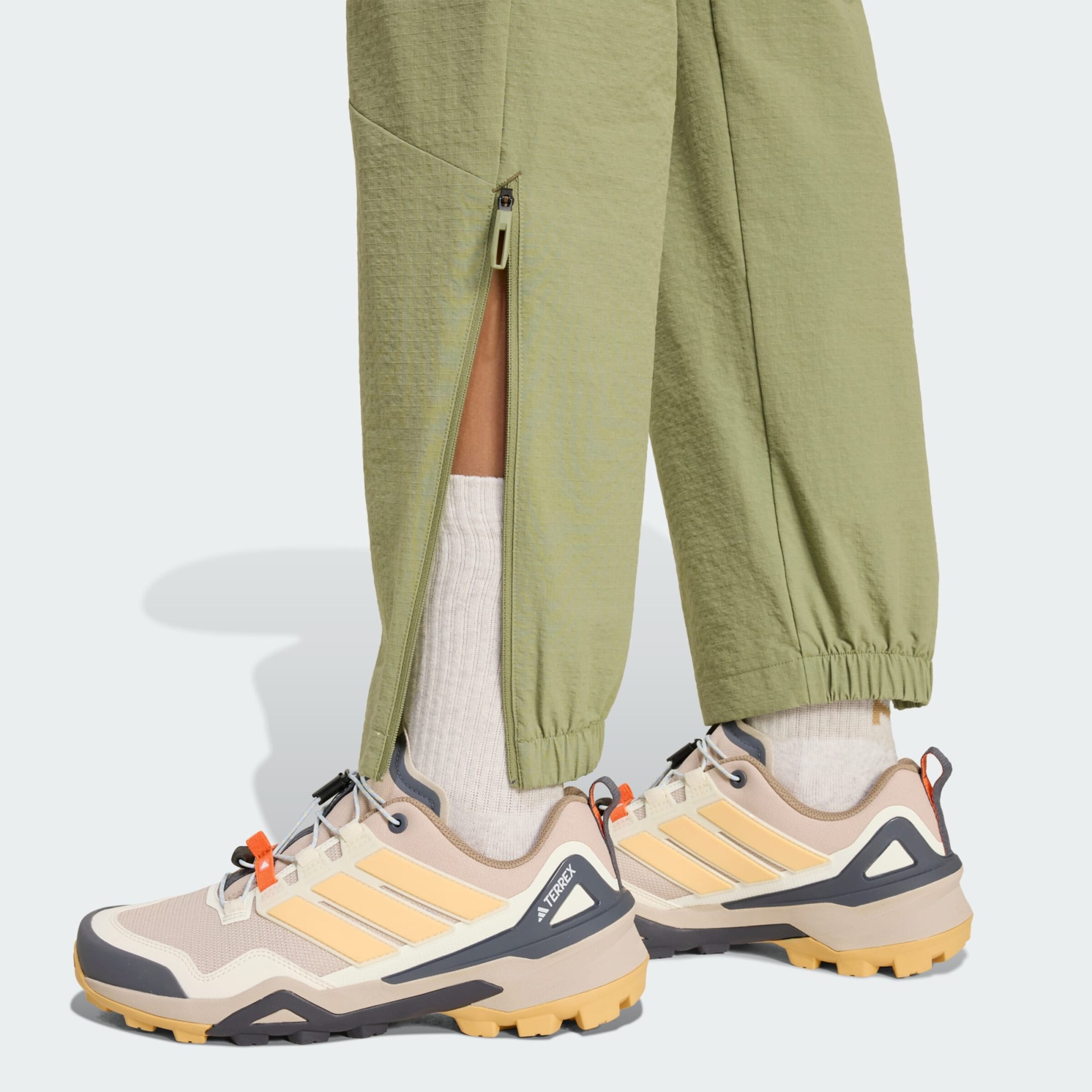 ADIDAS TERREX Уличные штаны Regular 'Terrex Xperior' в зеленом цвете — фото 4