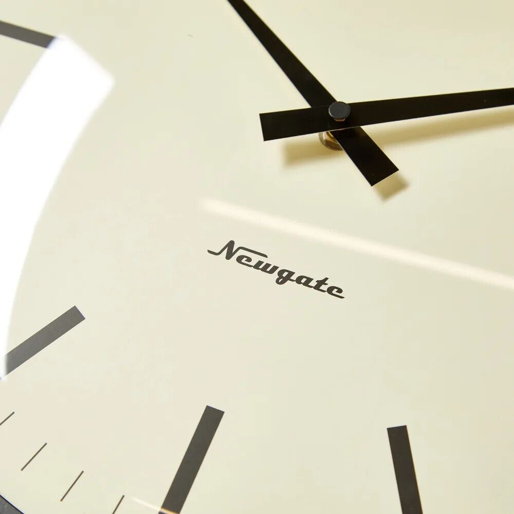 

Newgate Clocks Radio City Bowery с циферблатом Настенные часы, черный