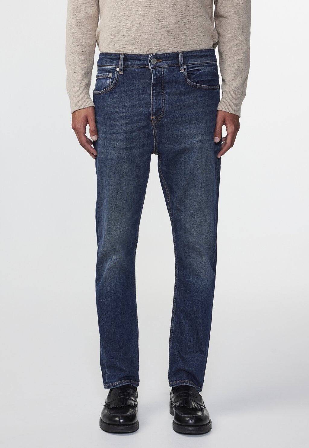 

Джинсы прямого кроя NN.07, цвет dark denim