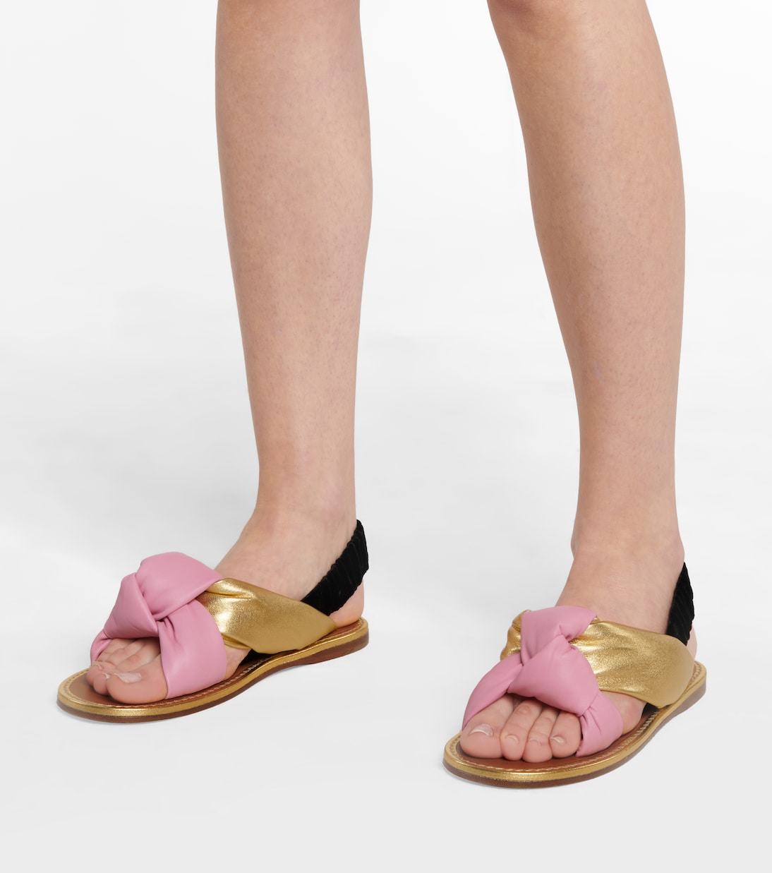 Металлизированные кожаные босоножки на ремешке Miu Miu, Begonia+Oro+Nero — фото 4