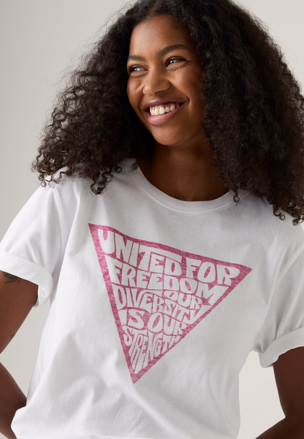 Футболка с принтом COMMUNITY TEE UNISEX Levi's, белый — фото 4