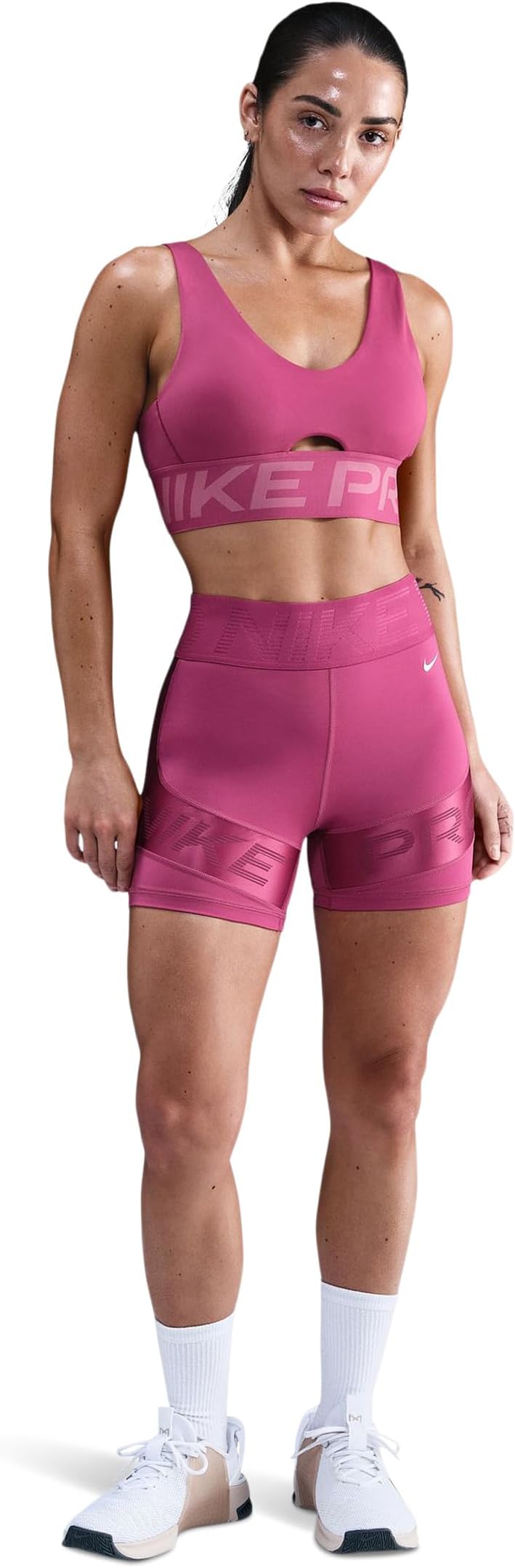 

Женский бюстгальтер Pro Indy Plunge со средней поддержкой Nike, Sweet Beet/Desert Berry/White