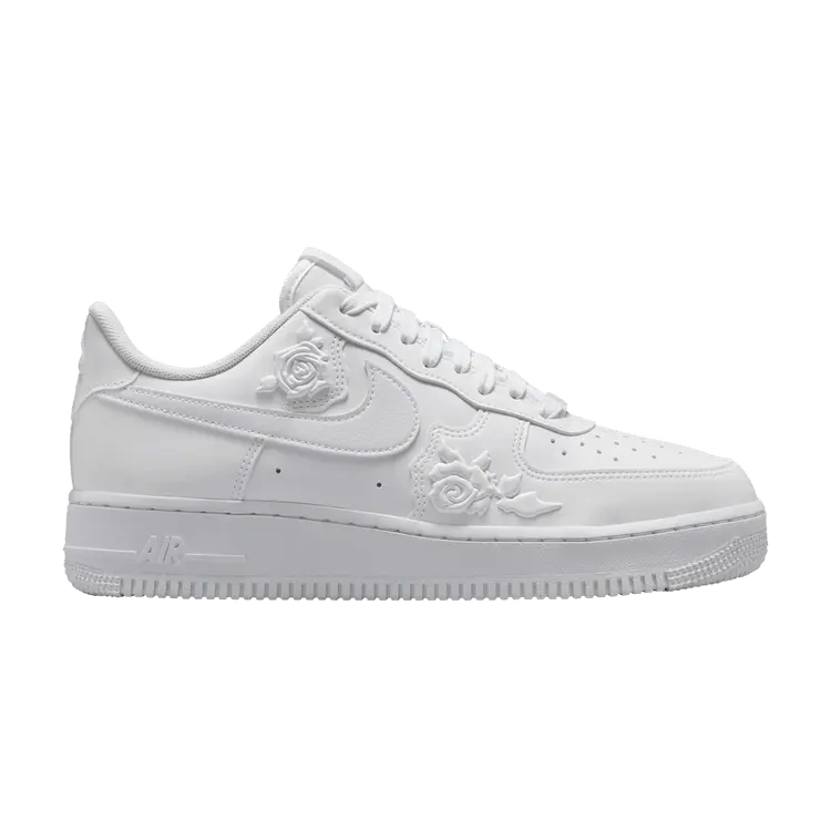 

Кроссовки Nike Wmns Air Force 1 07White Roses, белый