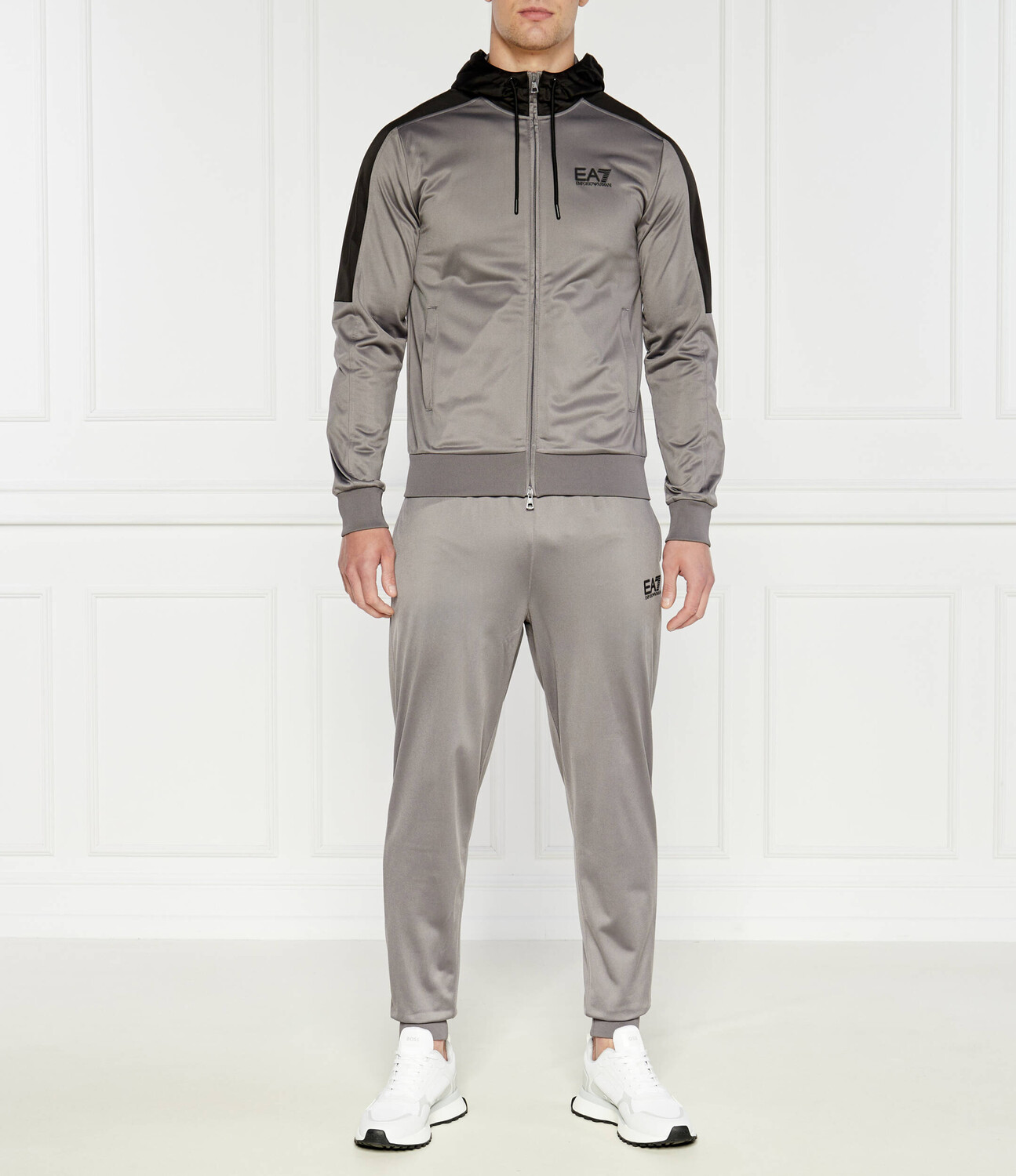

Спортивный костюм EA7 Slim Fit, серый