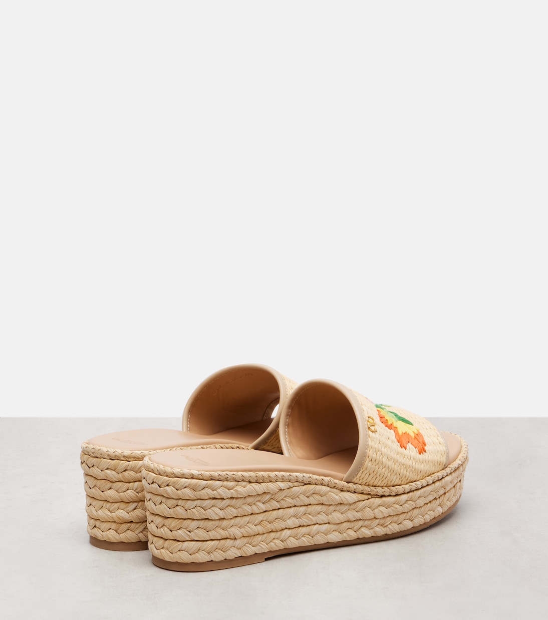Босоножки Bribri 65 из рафии Valentino Garavani, Naturale/Dusty Beige/Naturale — фото 2