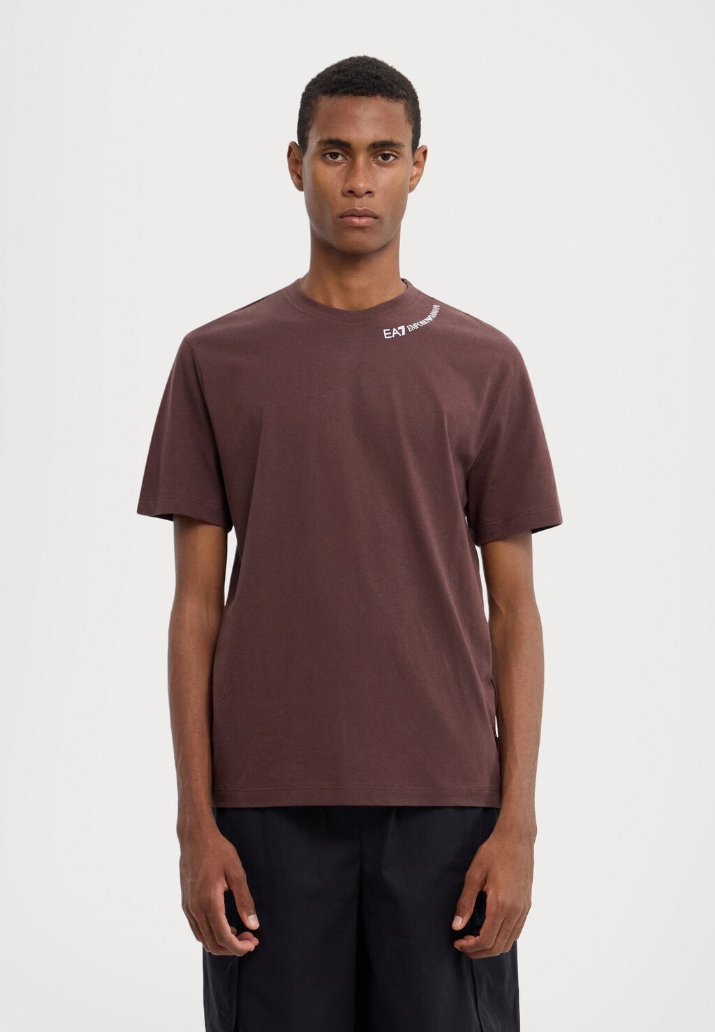 

Базовая футболка UNISEX EA7 Emporio Armani, Бордо