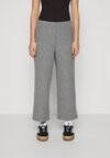 

Низ тренировочного костюма PCFILLY CULOTTE Pieces, серый