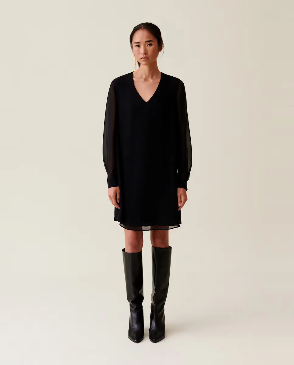 

Короткое струящееся черное платье в стиле бэби-долл Claudie Pierlot