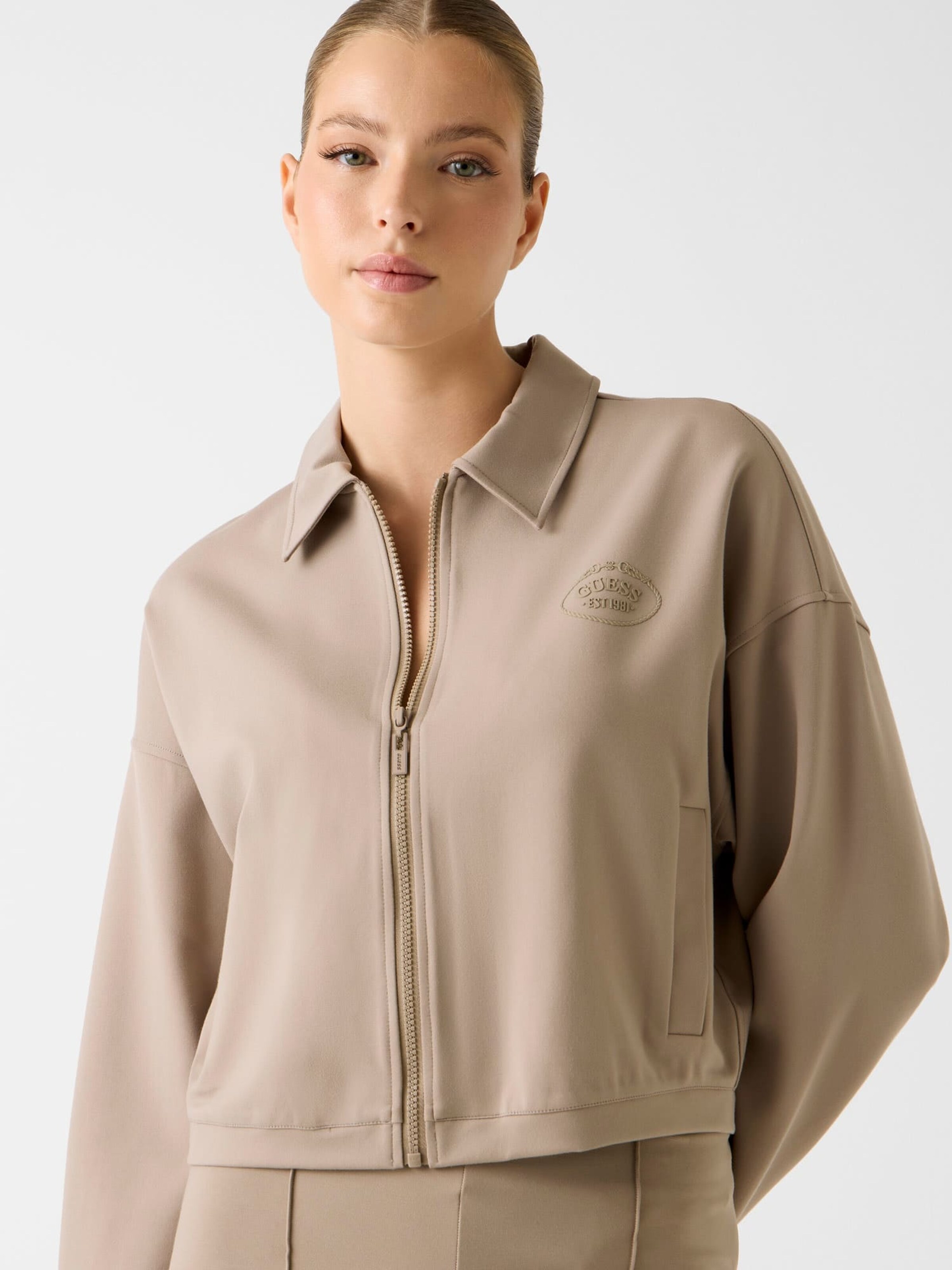 

GUESS Куртка для межсезонья в бежевом цвете