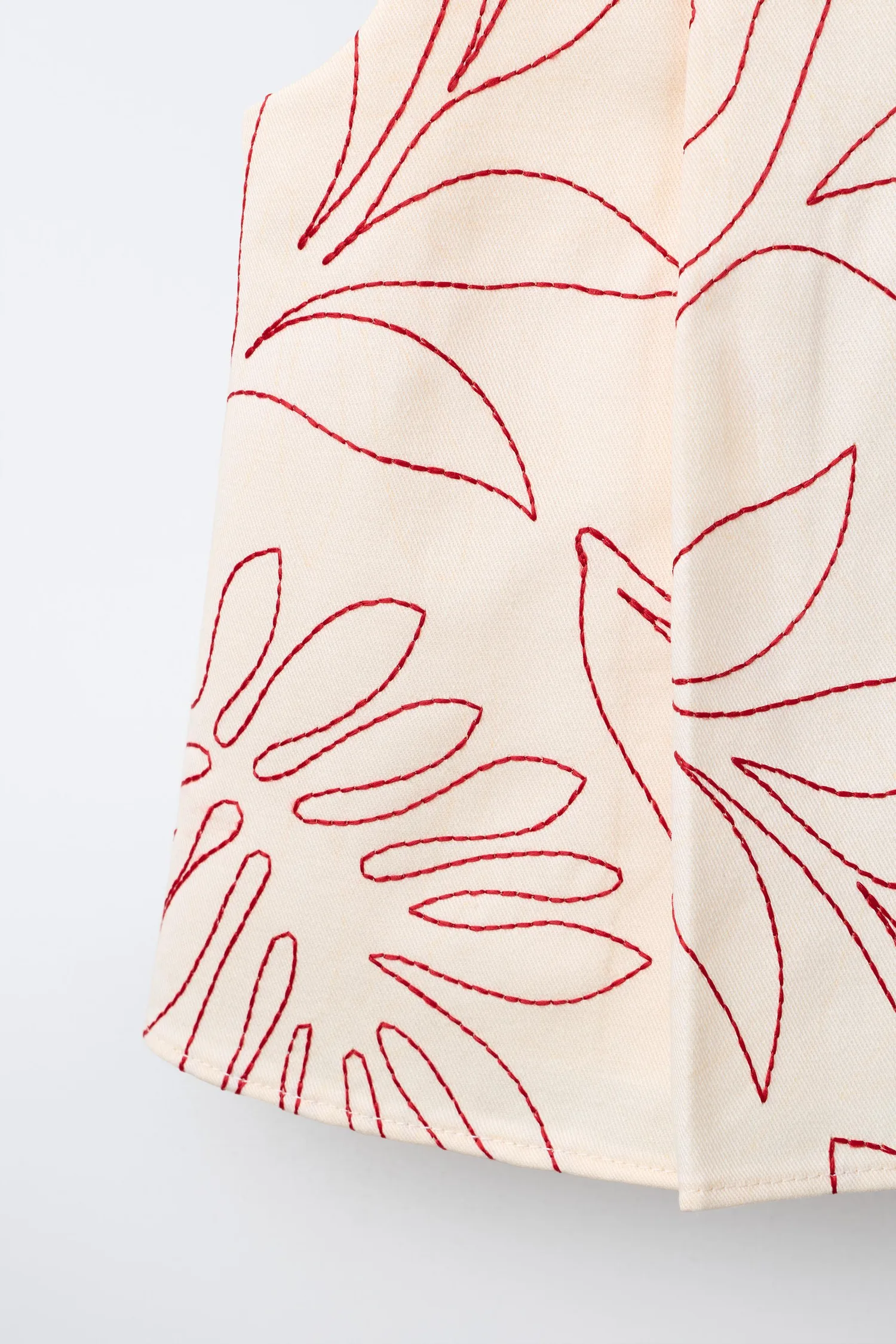 Топ contrast embroidered leaf top Zara, экрю/красный — фото 4