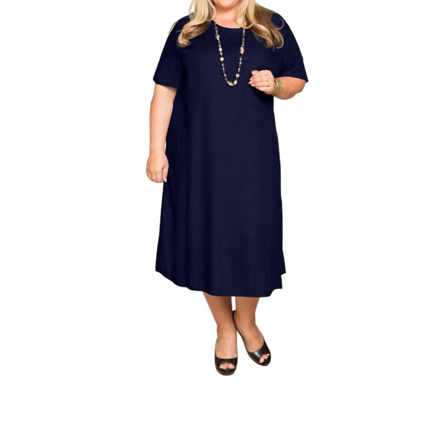 

Платье Belle Rayon Plus Size в цвете Blueberry On The Plus Side, черный
