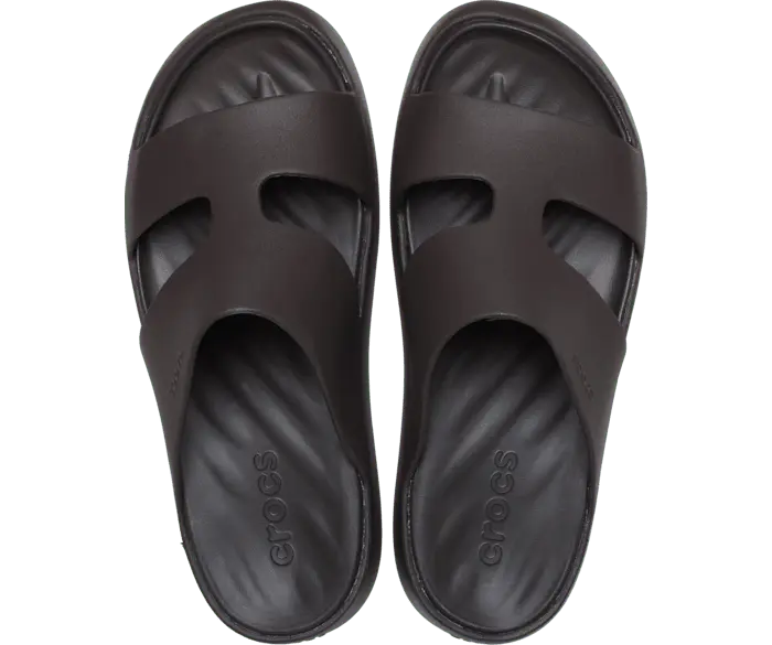 Шлепанцы на платформе Crocs женские, цвет Espresso — фото 3