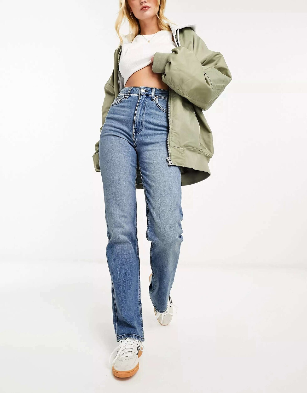 

Легкие прямые джинсы среднего синего цвета ASOS