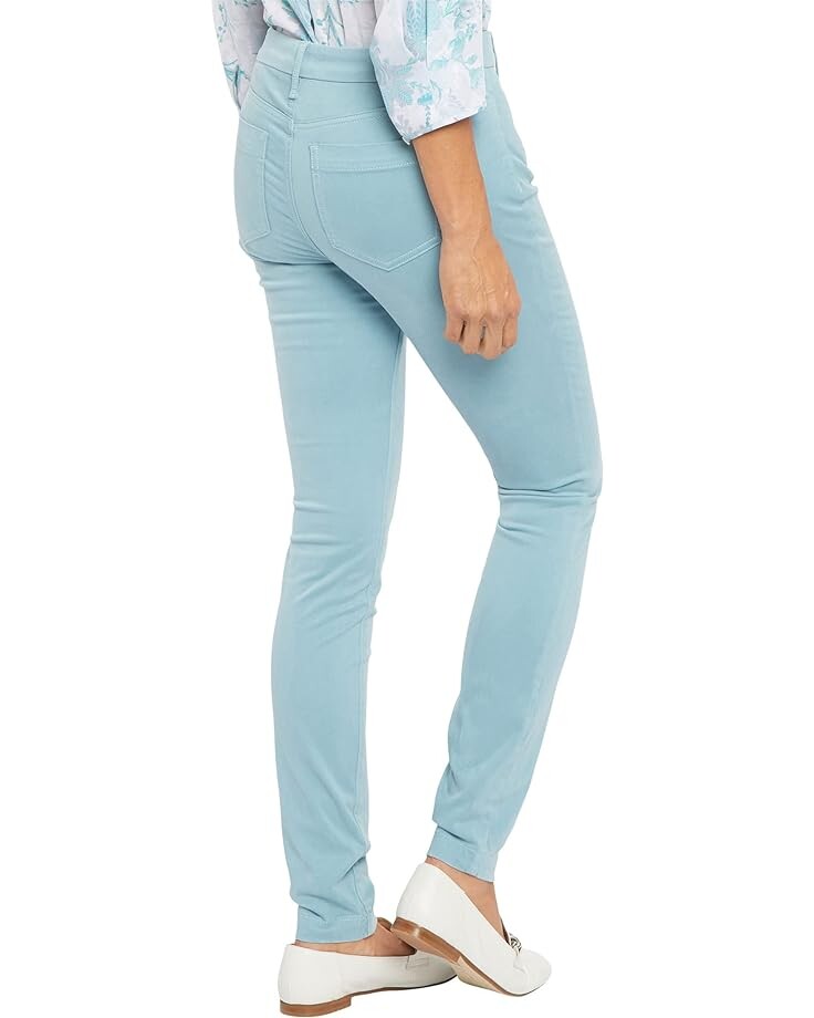 

Брюки NYDJ Ami Tailored Welts 1" Hems in Dutch Blue, цвет Dutch Blue