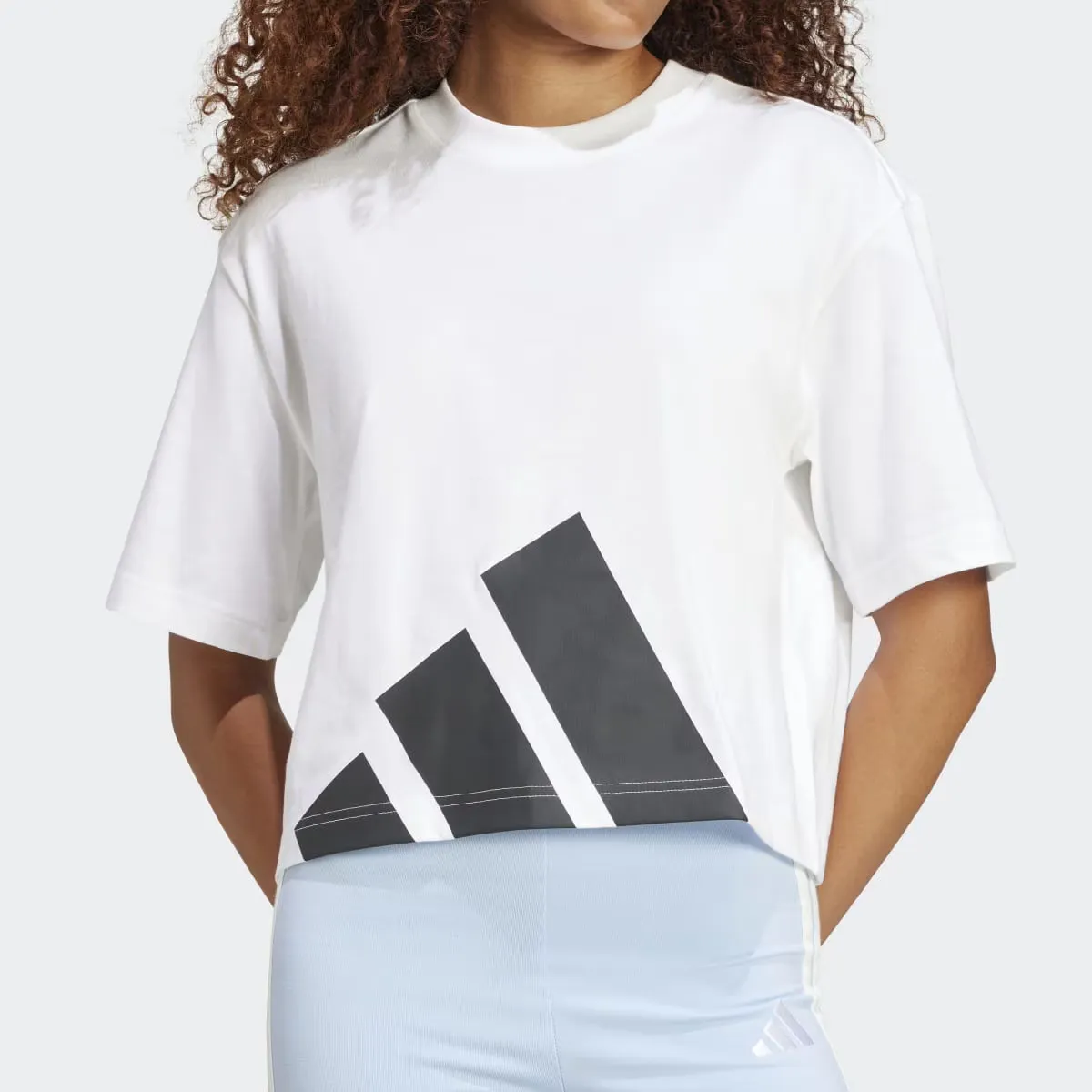 Женская футболка бойфренда Adidas Essentials с большим логотипом, белый — фото 3