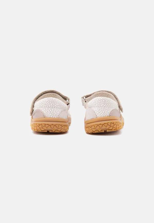 Балетки без обуви с ремешком на щиколотке Primigi, Sand/Taupe — фото 3