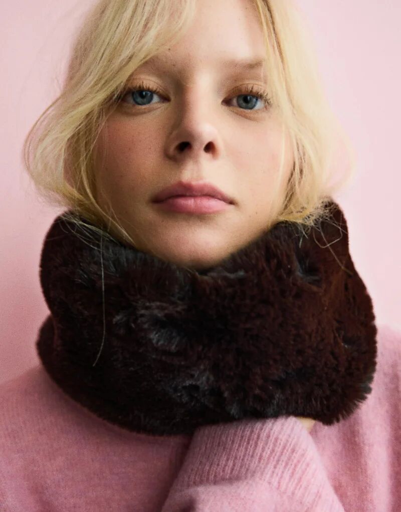 

Повязка на голову из искусственного меха Bershka коричневого цвета