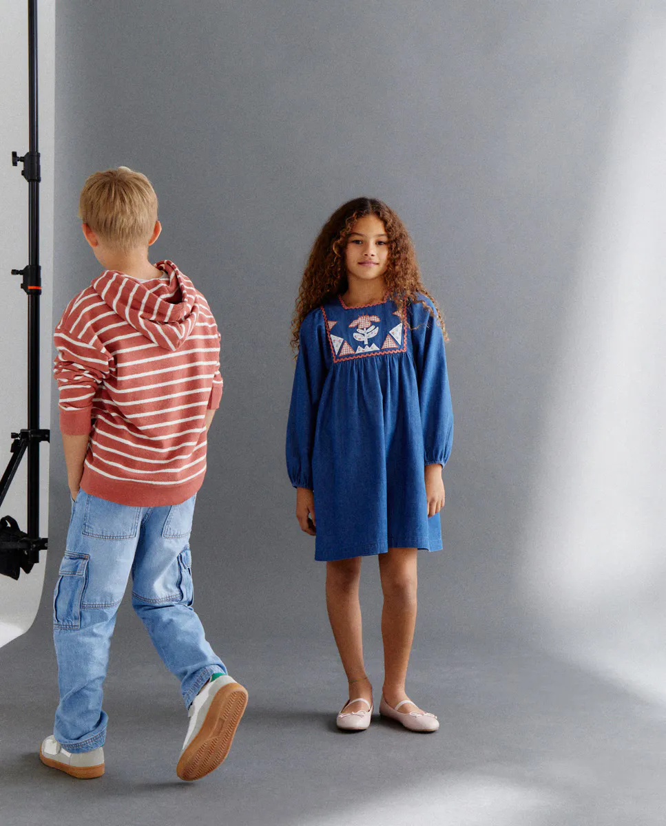 

Девичье джинсовое платье с длинным рукавом Kids El Corte Inglés, синий