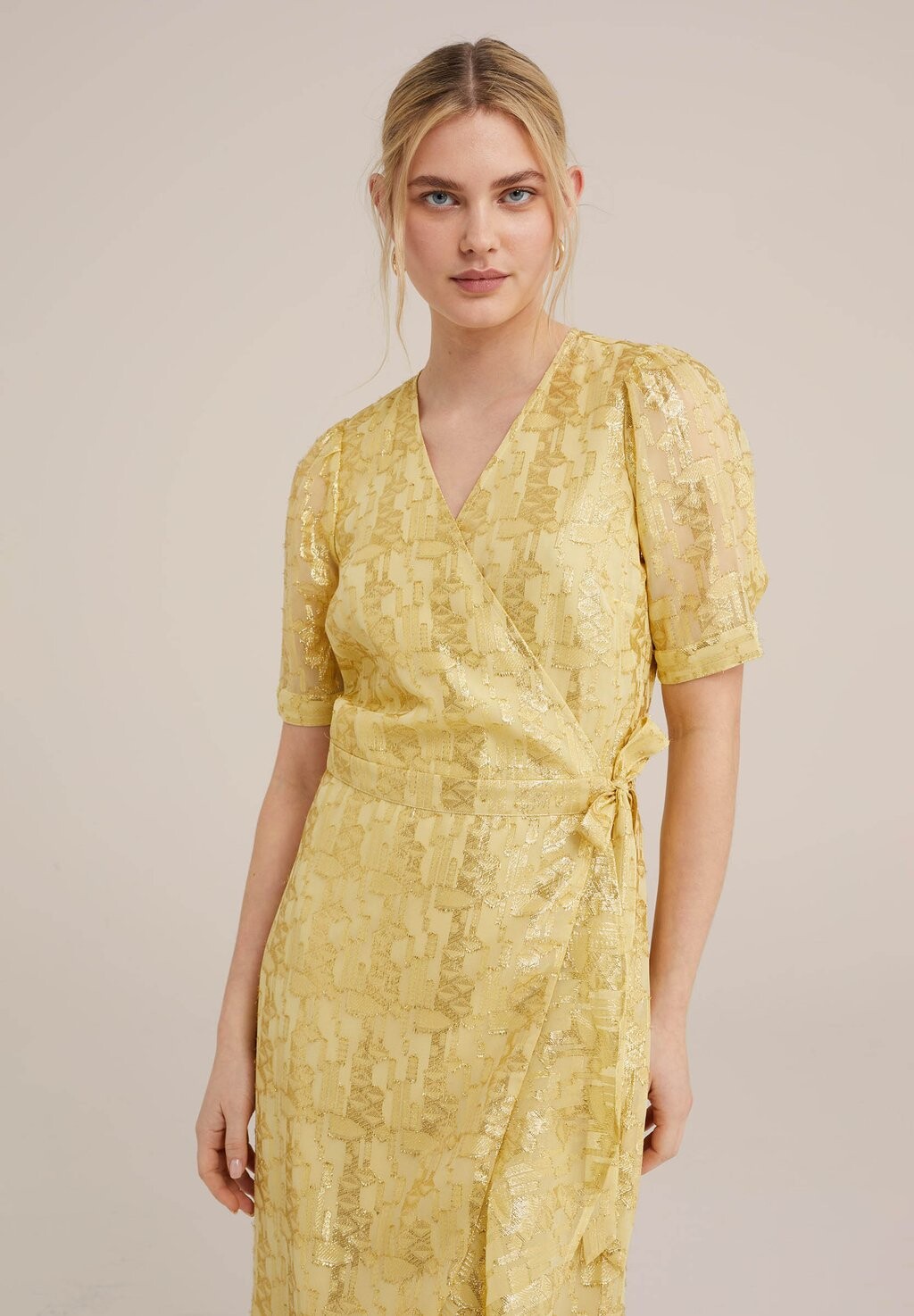 

Повседневное платье WE Fashion, золотой
