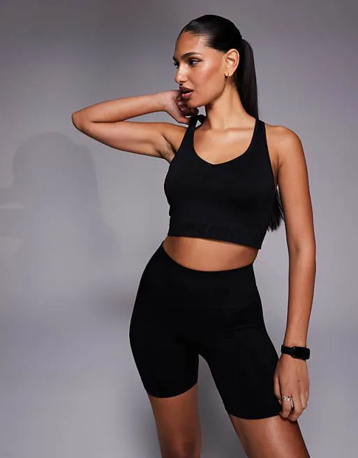 Черная бесшовная майка Nike Pro Training Dri-FIT — фото 2