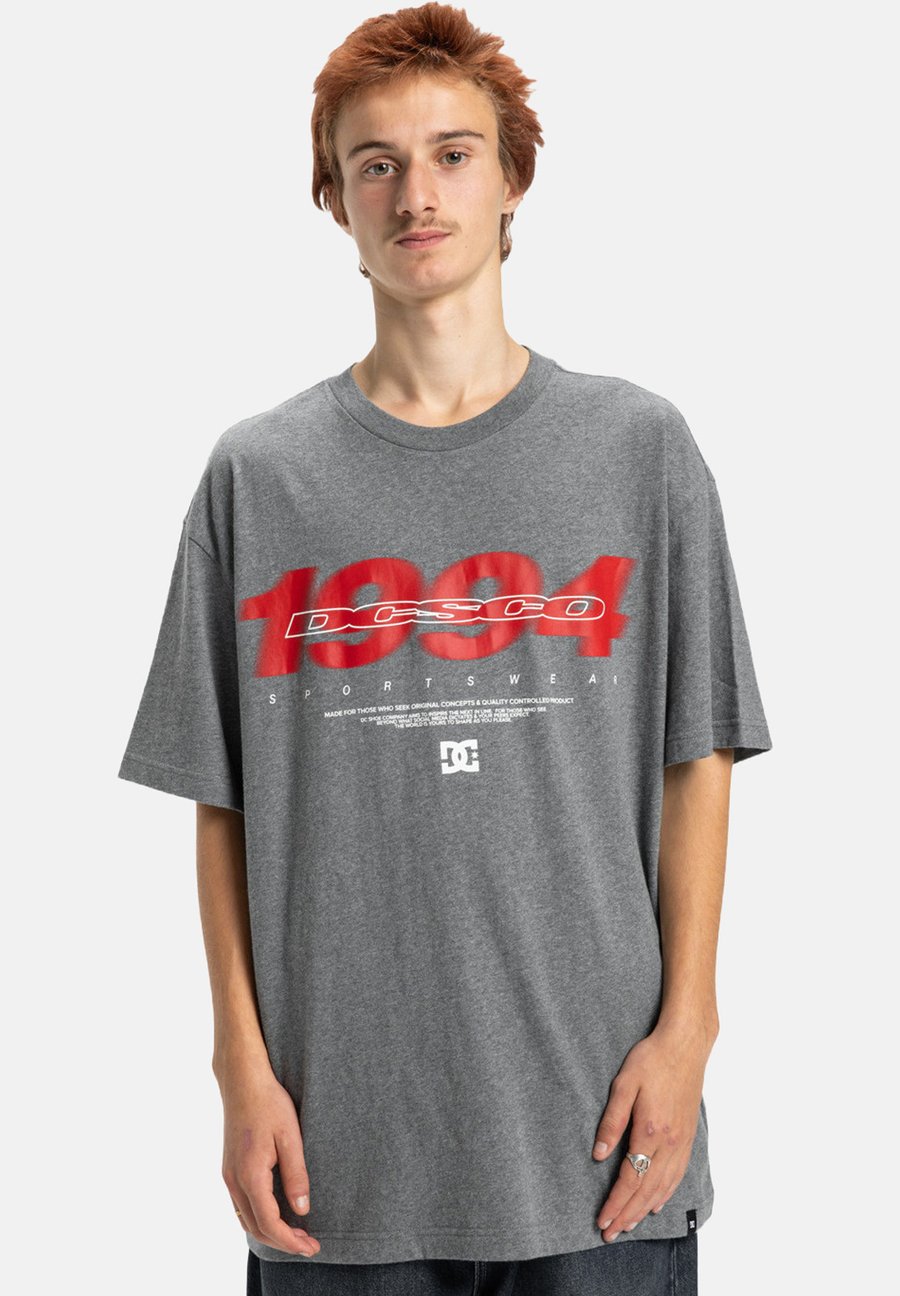 

Футболка DC Shoes Print T-shirt, Krdh Dark Grey Heather/Grey, Серый, Футболка DC Shoes Print T-shirt, Krdh Dark Grey Heather/Grey