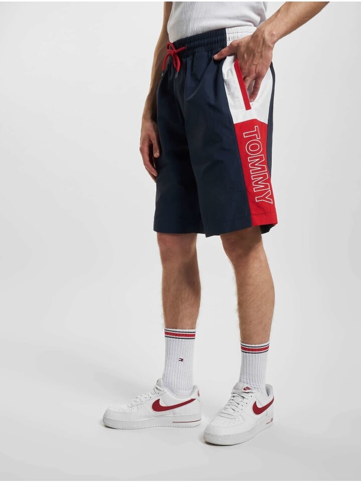 

Шорты Tommy Hilfiger, цвет colored