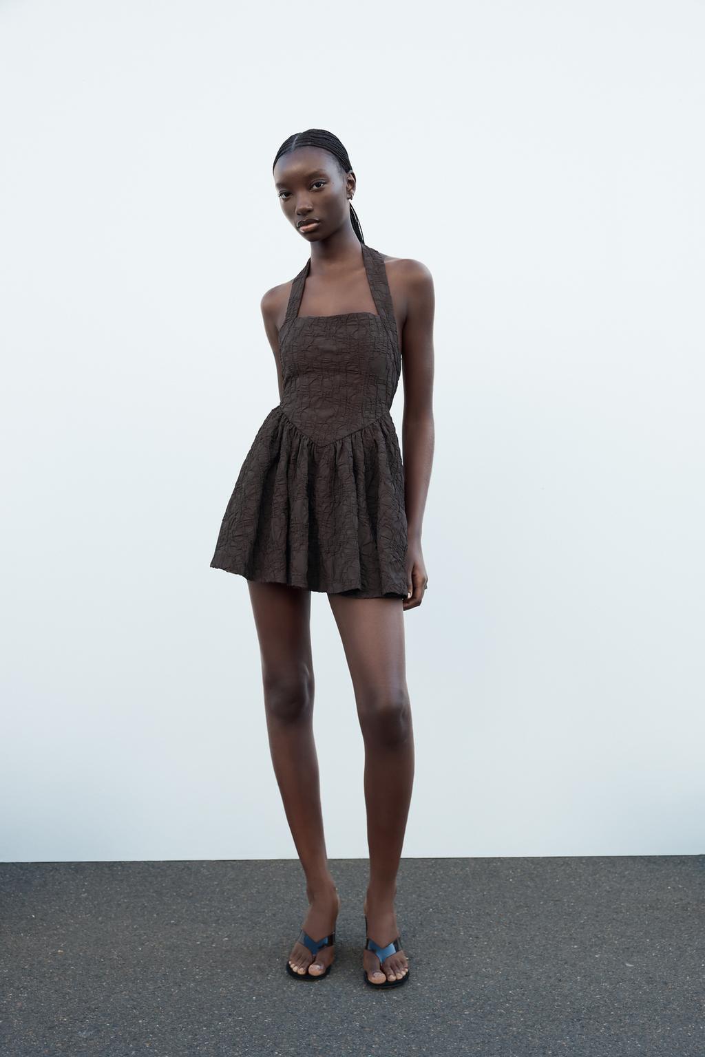

Текстурированное платье на бретельках ZARA, цвет Chocolate