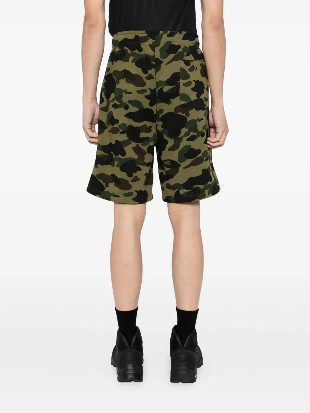 Спортивные шорты 1st Camo Shark A BATHING APE, зеленый — фото 4