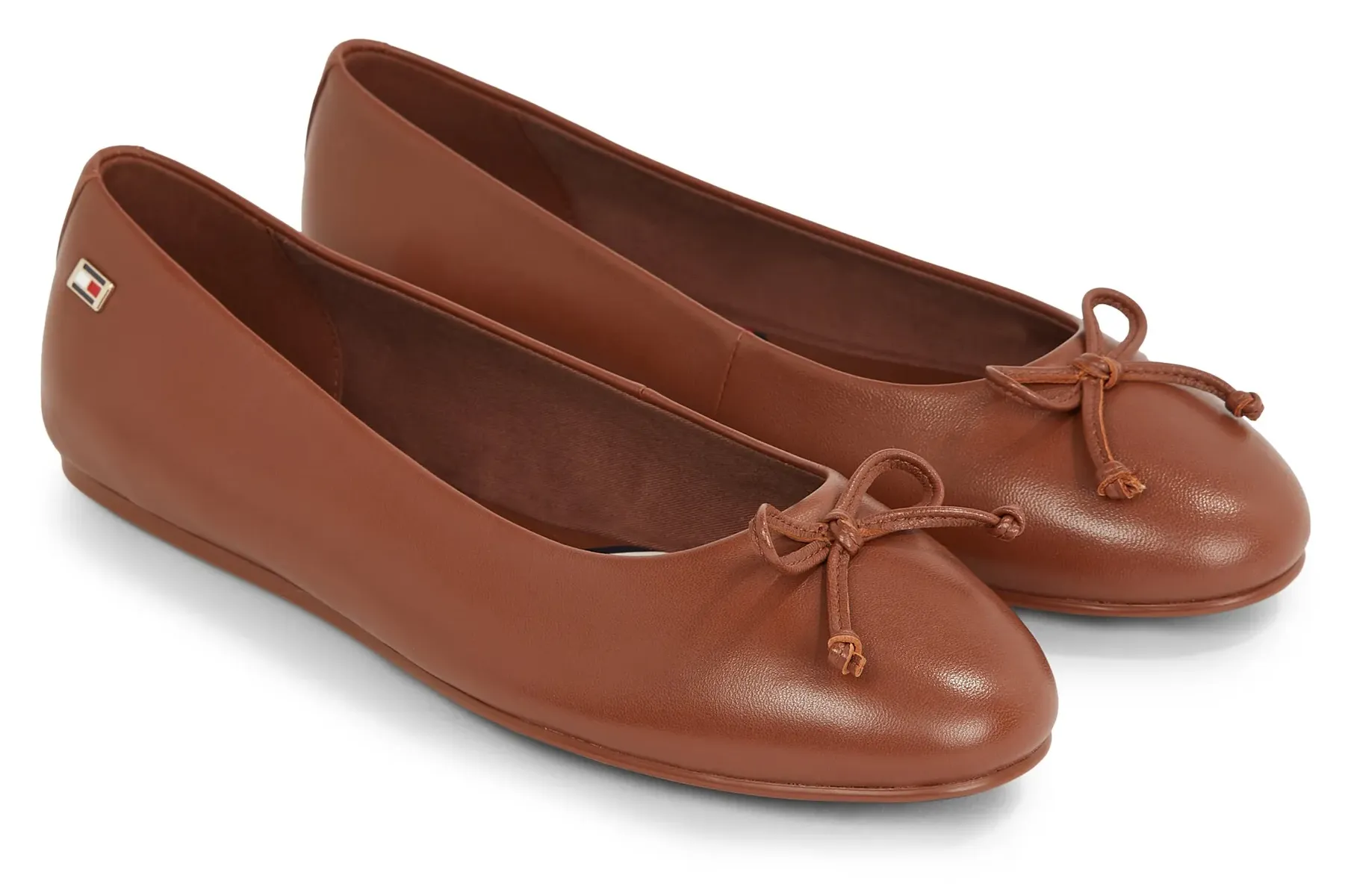 

Балетки Tommy Hilfiger "ESSENTIAL CHIC BALLERINA", туфли на плоской подошве, деловая обувь, слипоны узкой формы, коричневый