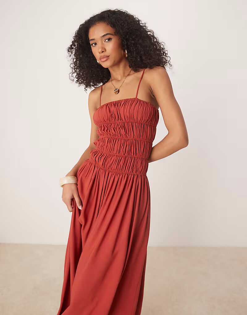 

Платье макси из льняной смеси ASOS DESIGN красного цвета со сборками