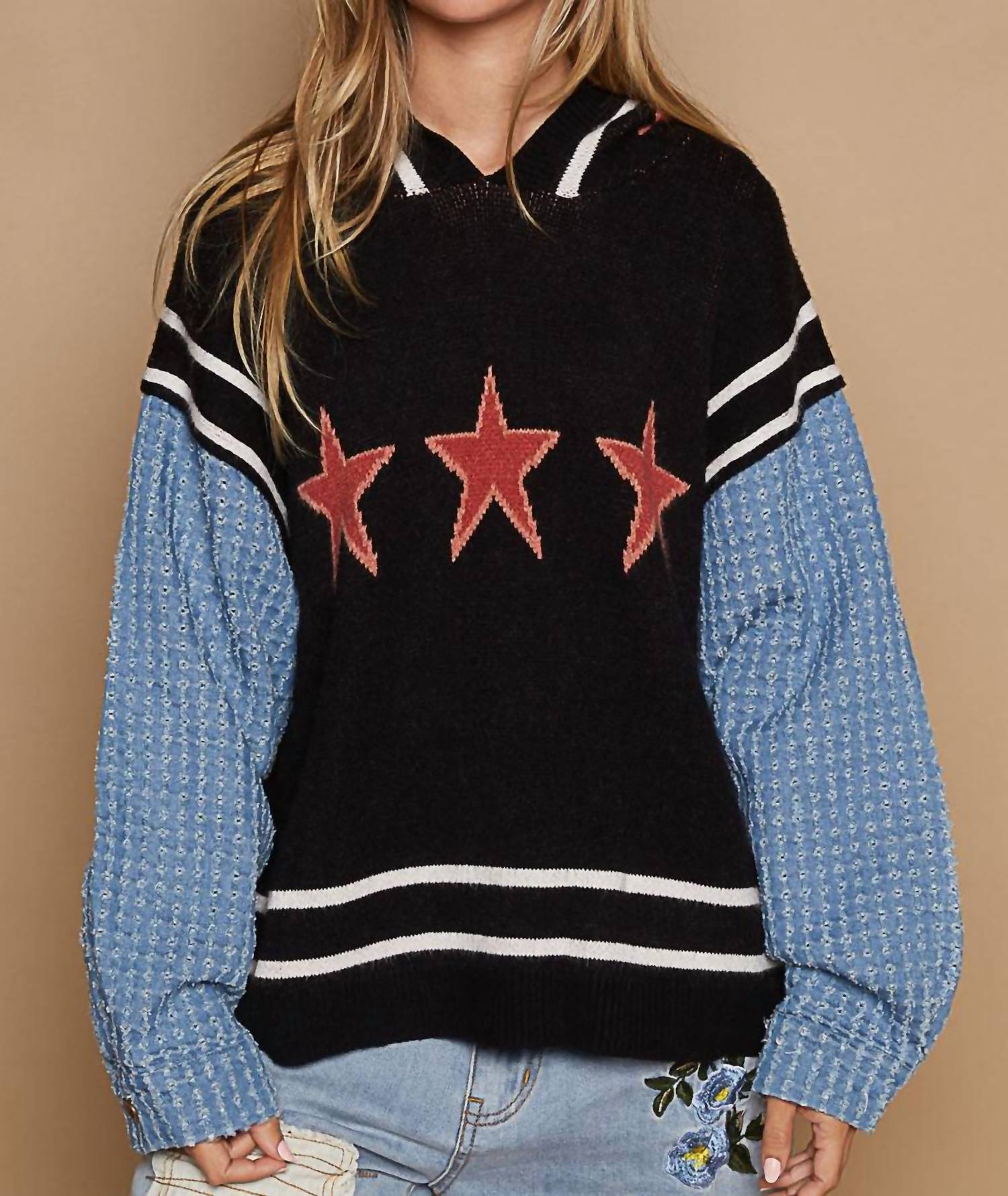 

Звездный свитер с капюшоном черного цвета POL