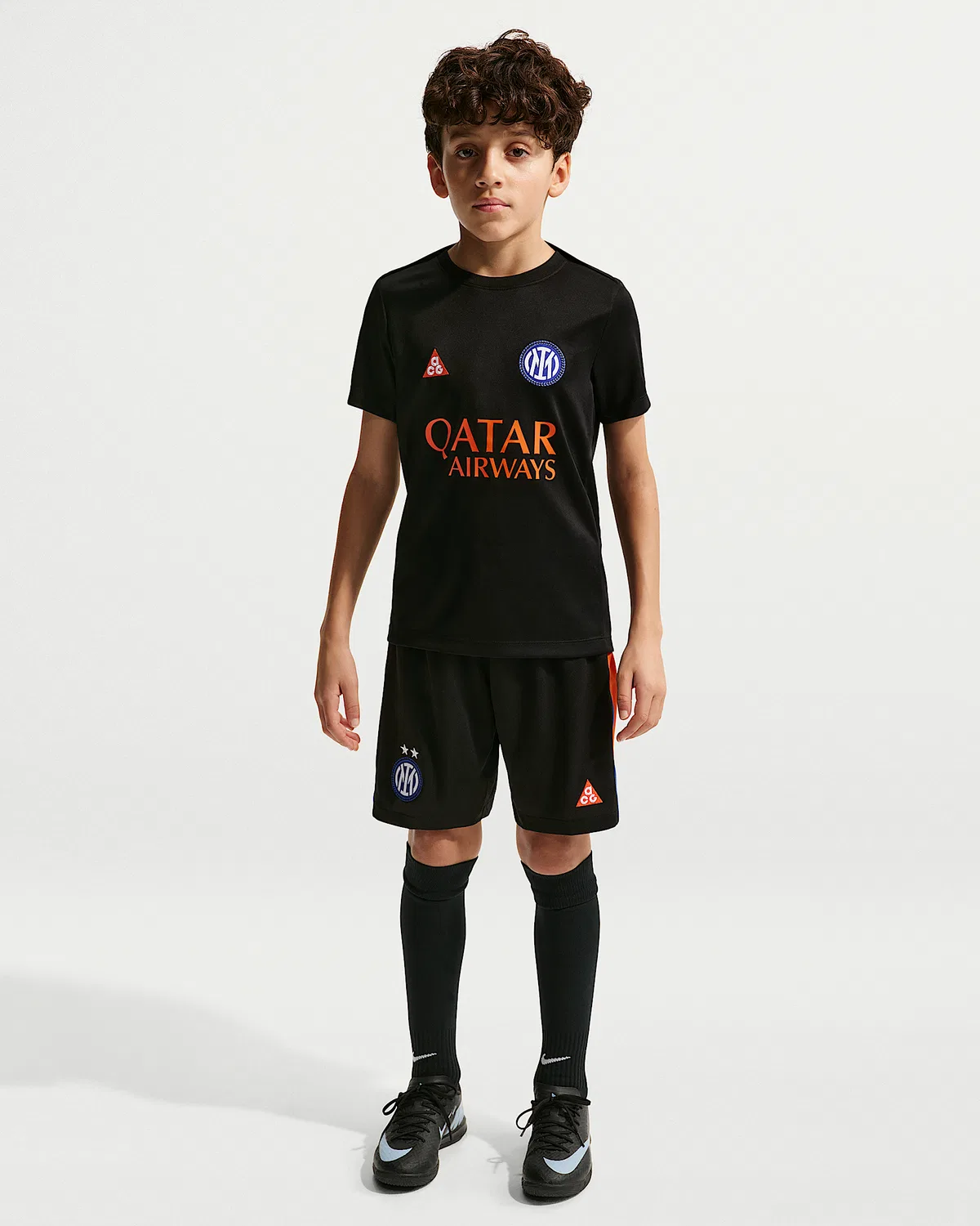 Детская футболка Nike ACG Dri-FIT с коротким рукавом Inter Milan Academy Pro SE, Black/Safety Orange — фото 4