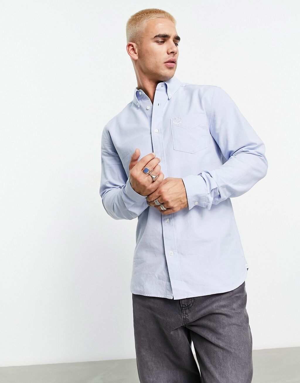 

Голубая оксфордская рубашка Fred Perry