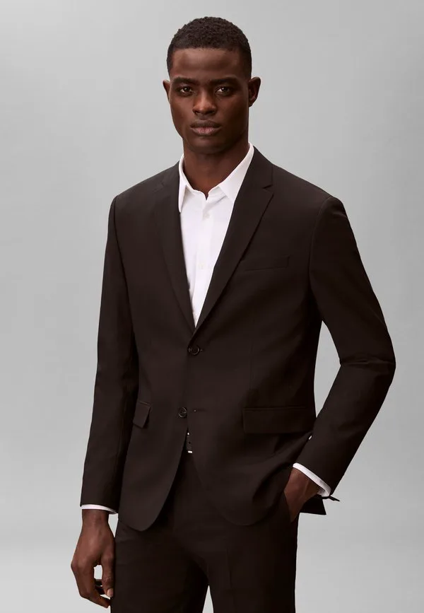 Классический итальянский классический пиджак. Calvin Klein, Black