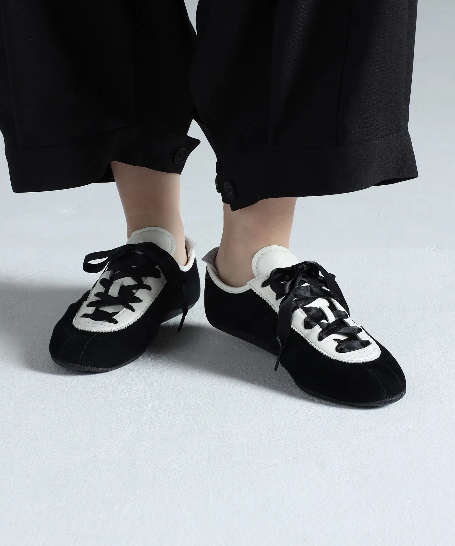 Унисекс кроссовки из замши Y-3 TOKYO с логотипом бренда чёрно-белые — фото 3