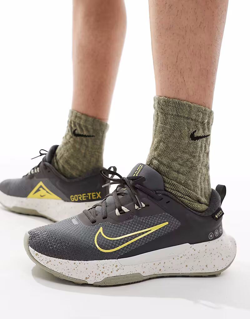 

Кроссовки Nike Running Juniper Trail 2 Gore-TEX темно-серого цвета