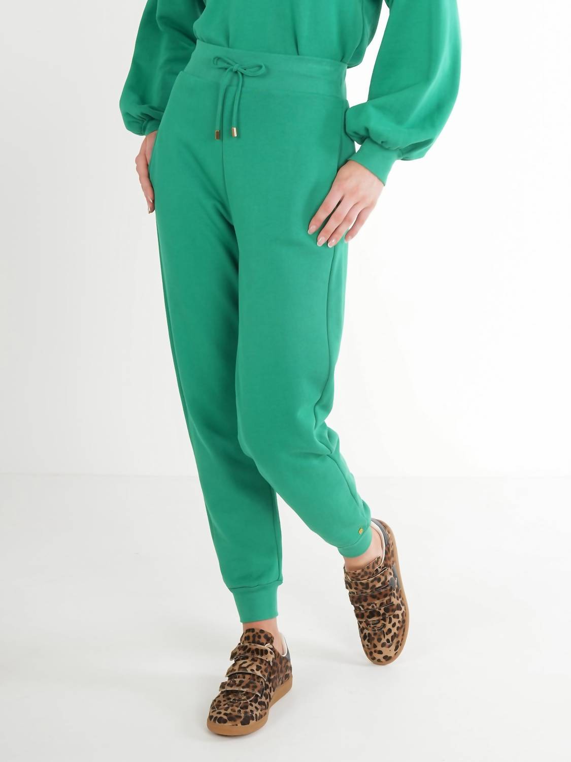 

Городские джоггеры из велюра джеллибин Emily McCarthy, Jellybean French Terry