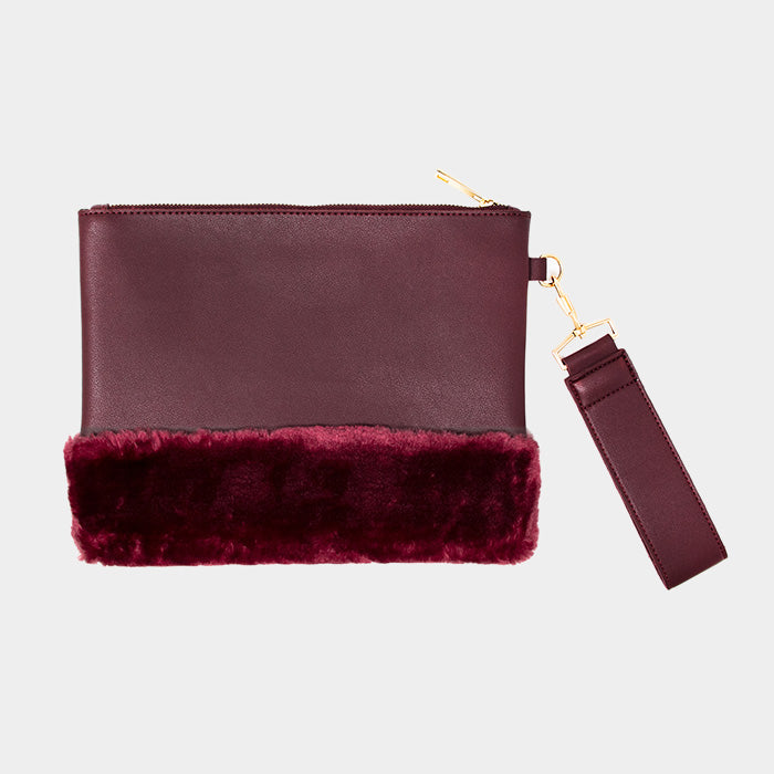 

Сумка-клатч из натурального меха FASHNZFAB