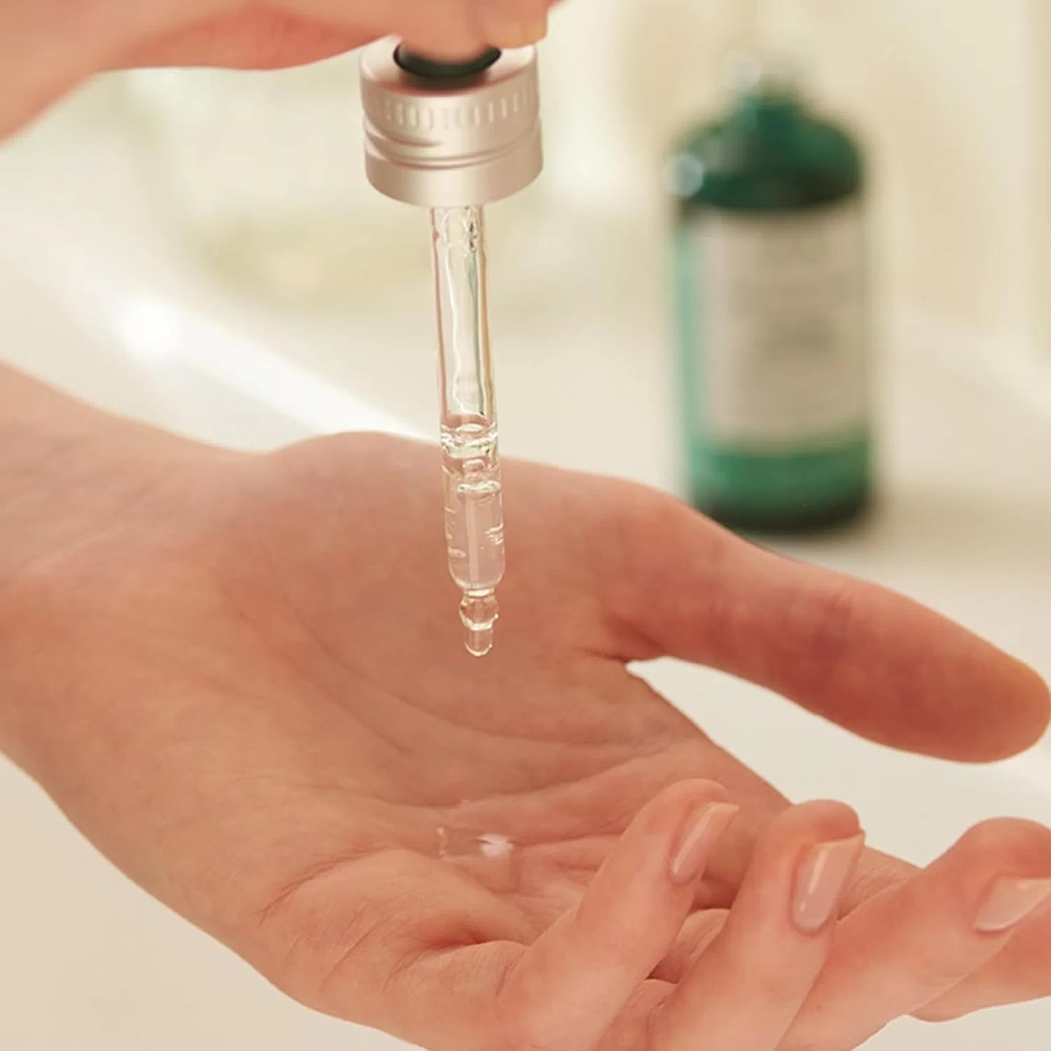 Сыворотка The Body Shop — Ежедневный концентрат для проблемной кожи «Tea Tree Anti-Imperfection» от, 50 мл — фото 2