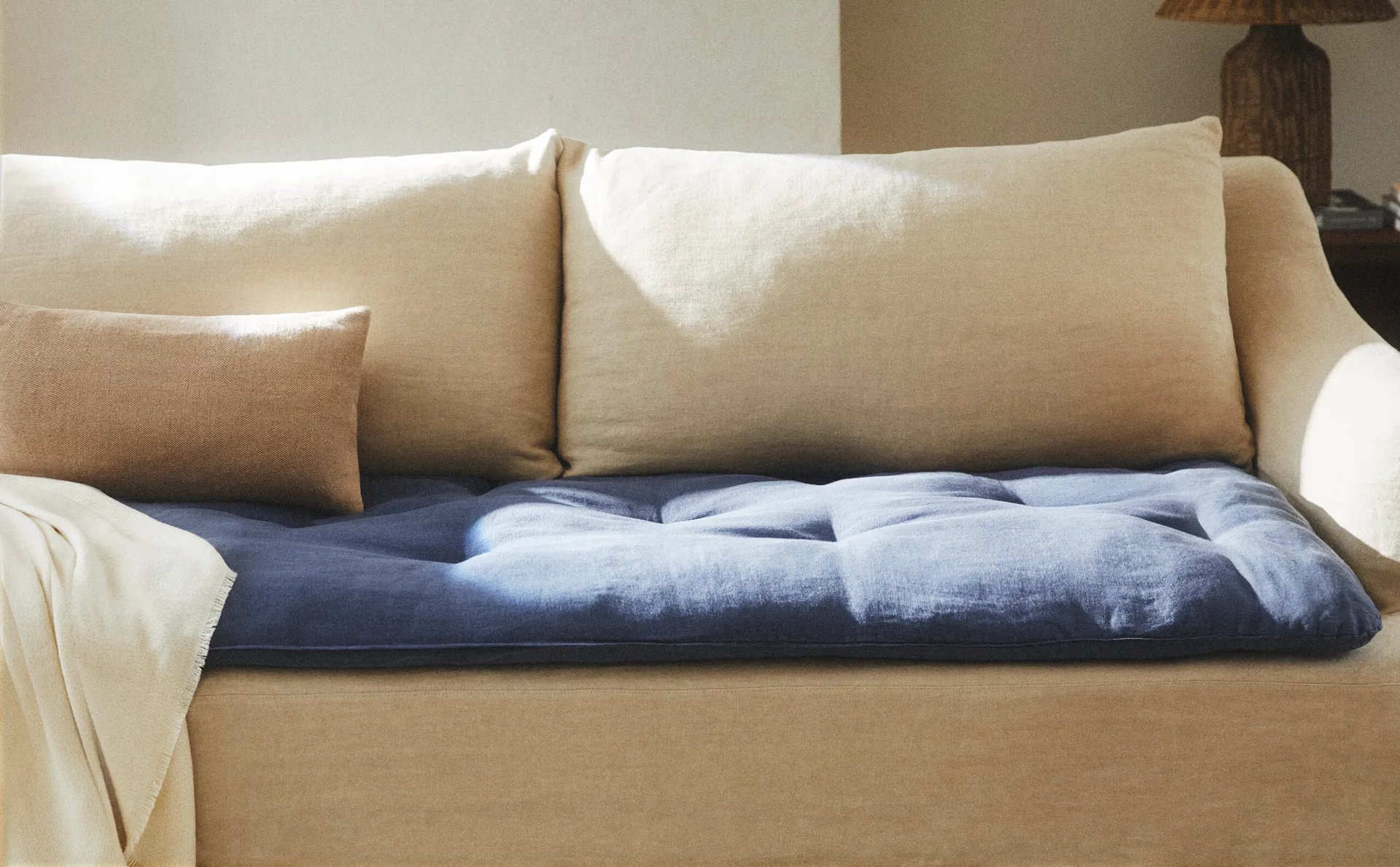 

Льняная подушка на сиденье Zara Home, синий